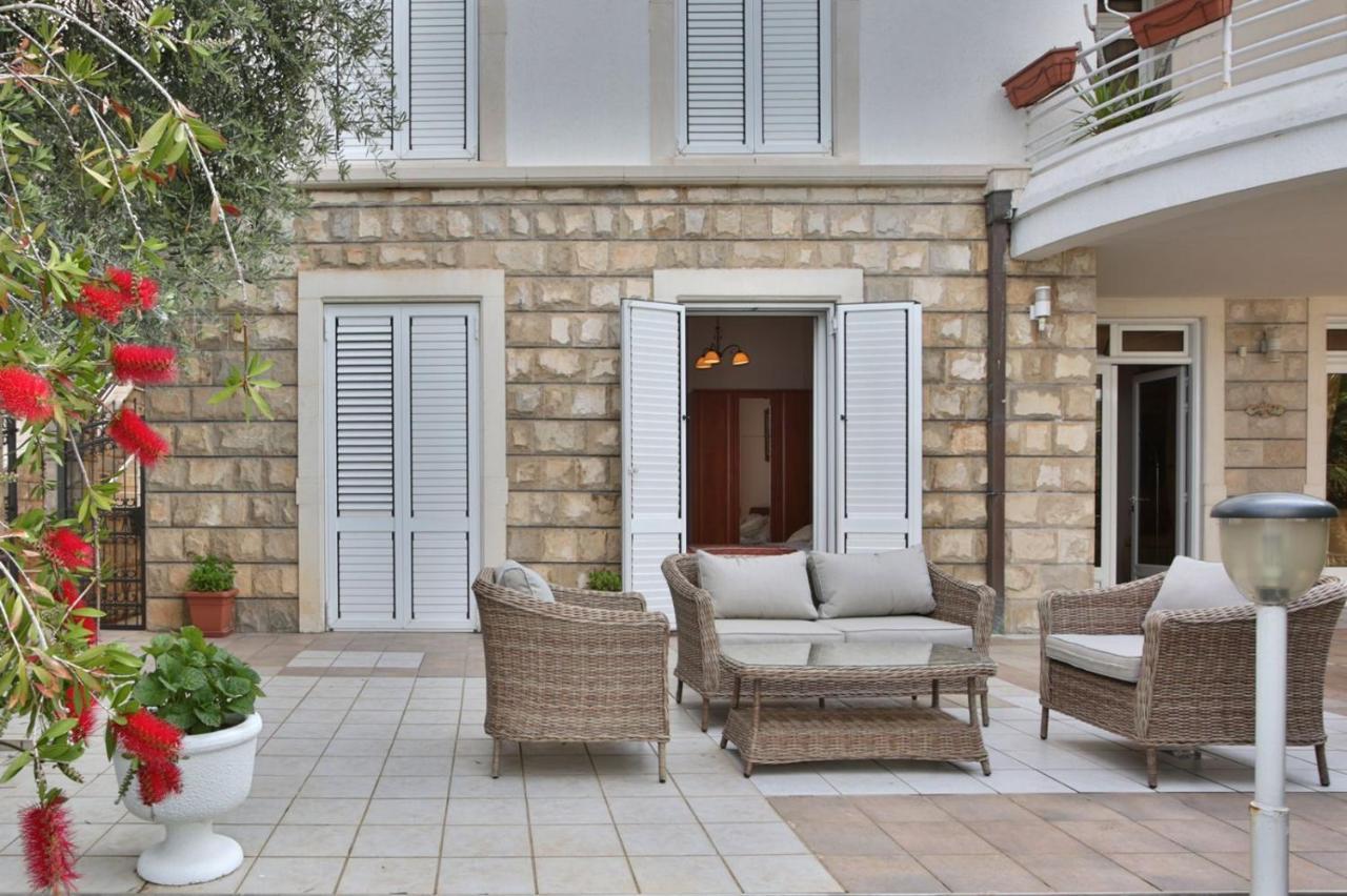 Royal Holiday Apartments Sveti Stefan Buitenkant foto