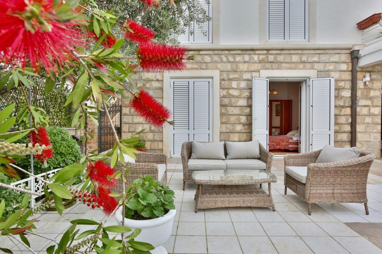 Royal Holiday Apartments Sveti Stefan Buitenkant foto