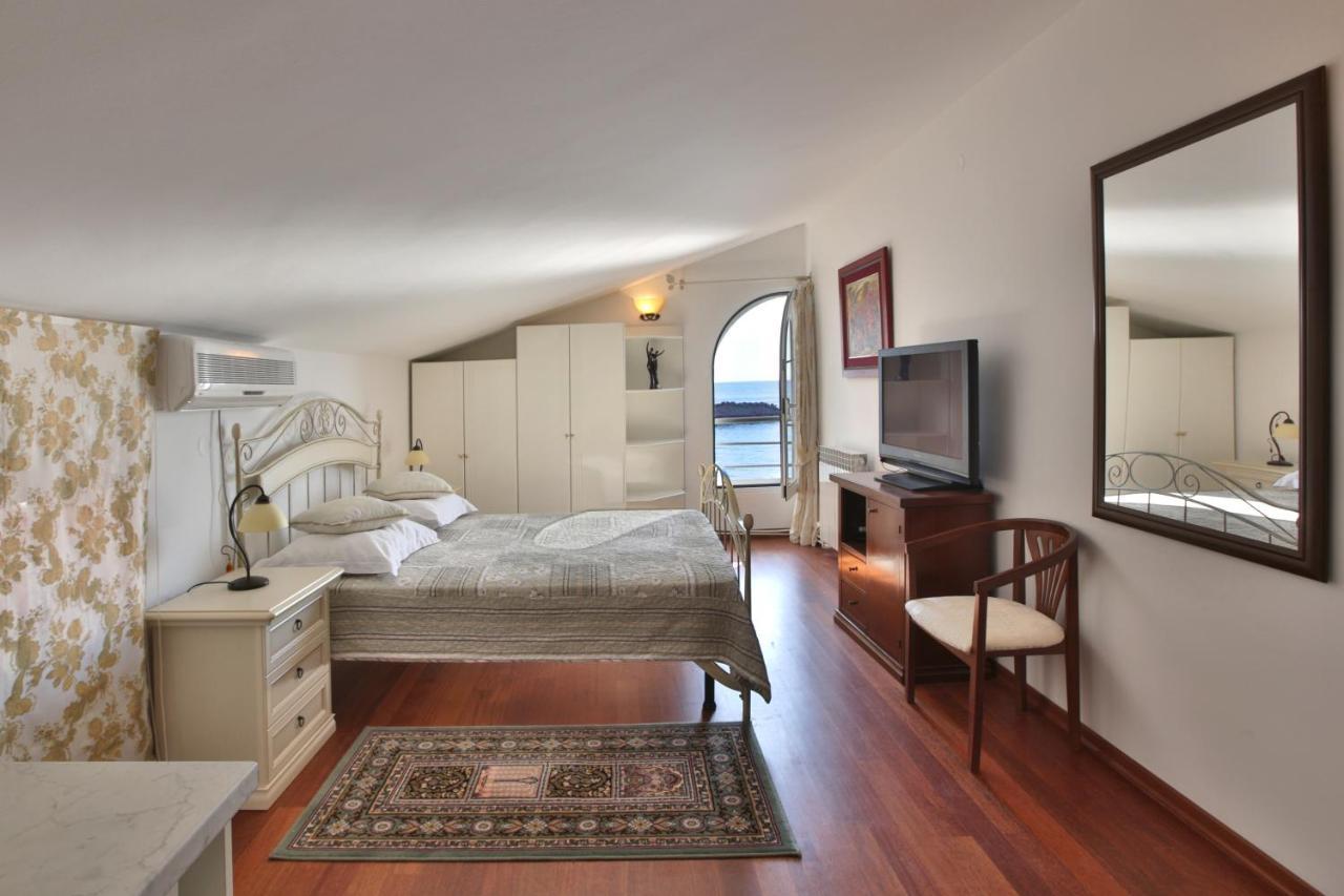 Royal Holiday Apartments Sveti Stefan Buitenkant foto