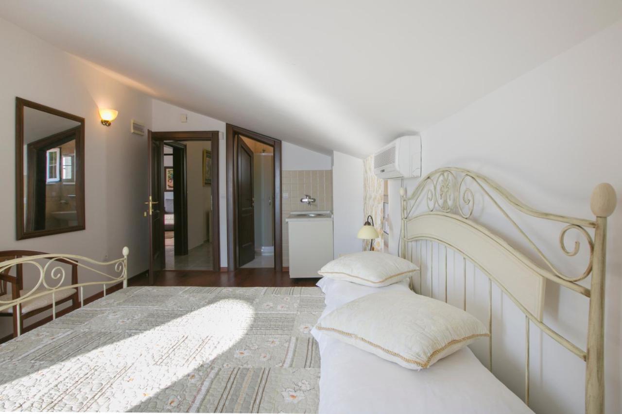 Royal Holiday Apartments Sveti Stefan Buitenkant foto