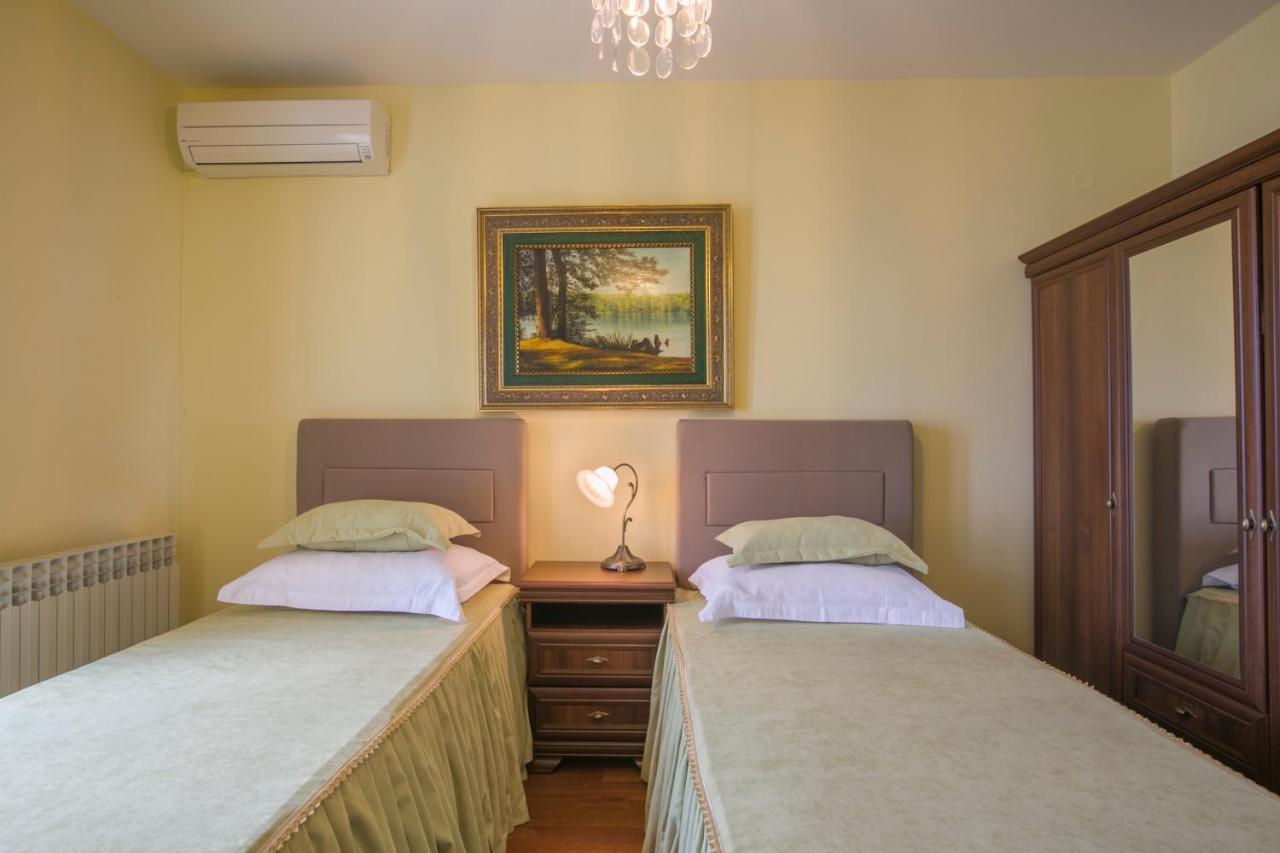 Royal Holiday Apartments Sveti Stefan Buitenkant foto
