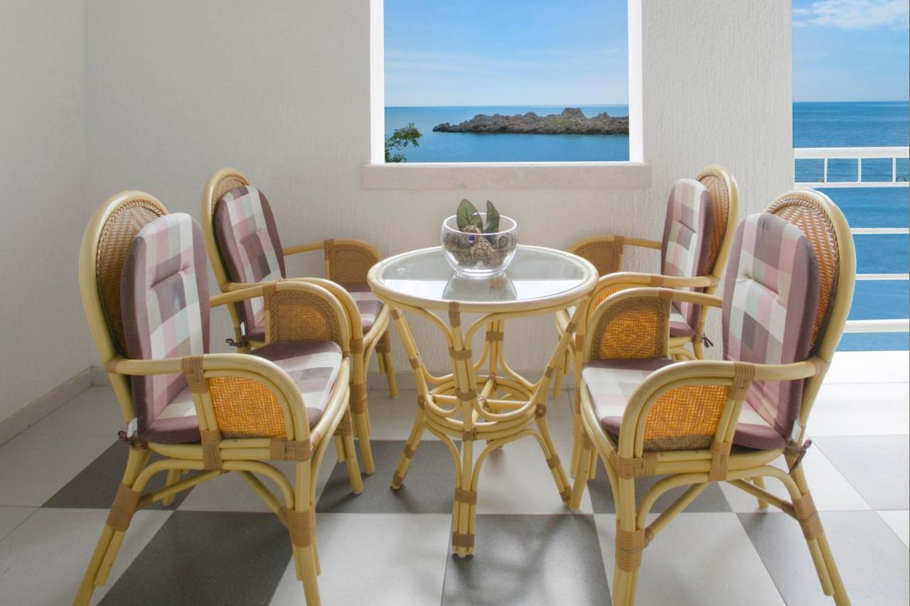 Royal Holiday Apartments Sveti Stefan Buitenkant foto