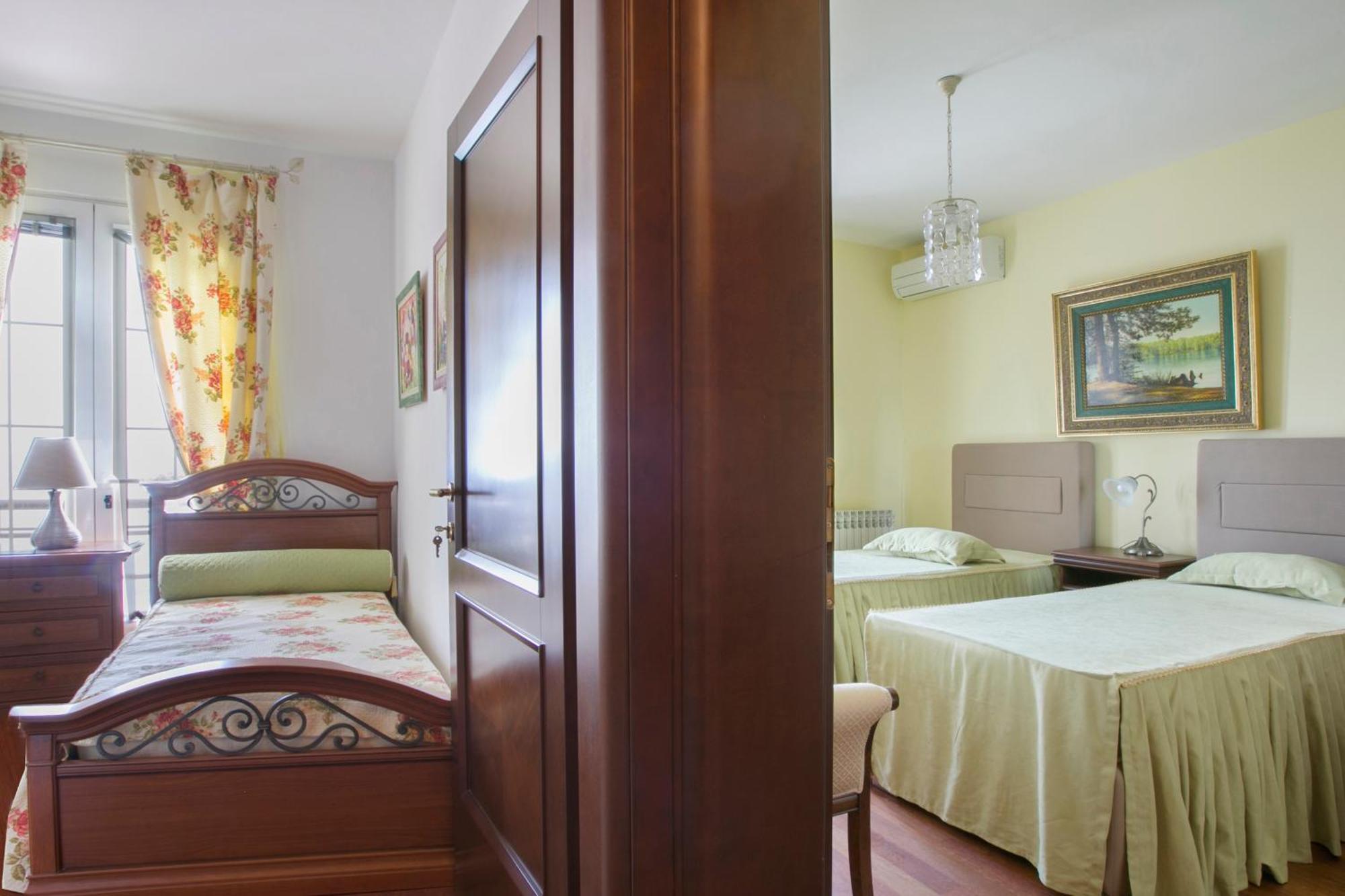 Royal Holiday Apartments Sveti Stefan Buitenkant foto
