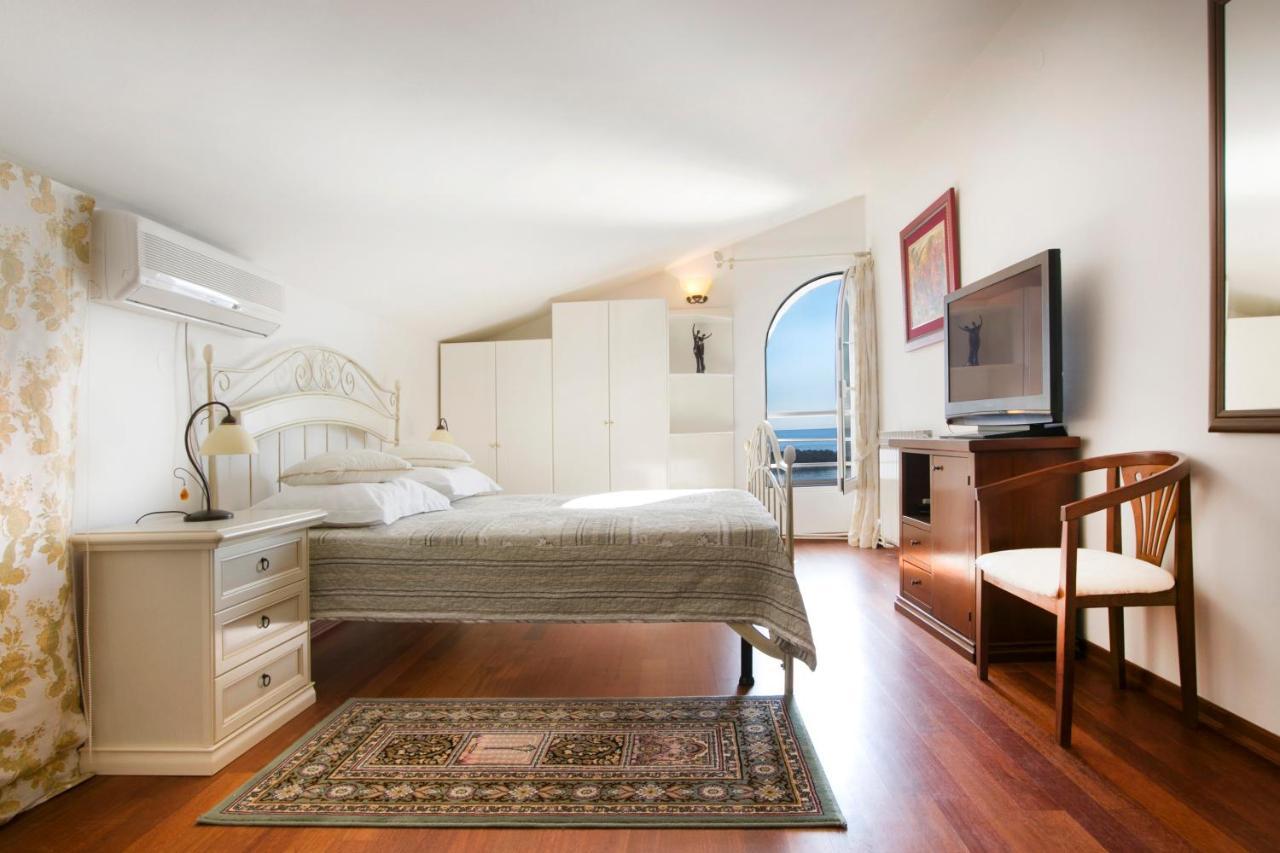 Royal Holiday Apartments Sveti Stefan Buitenkant foto