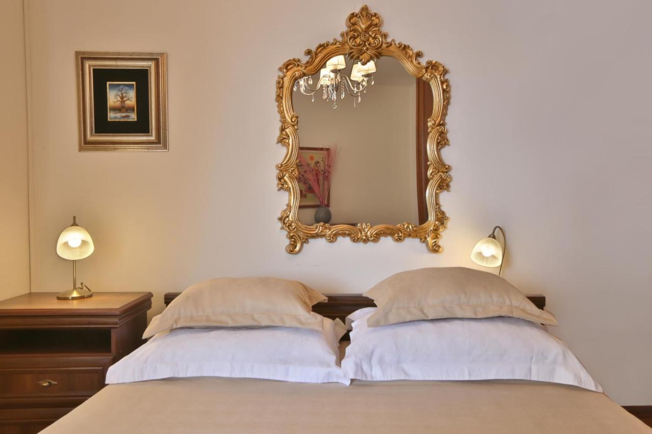 Royal Holiday Apartments Sveti Stefan Buitenkant foto