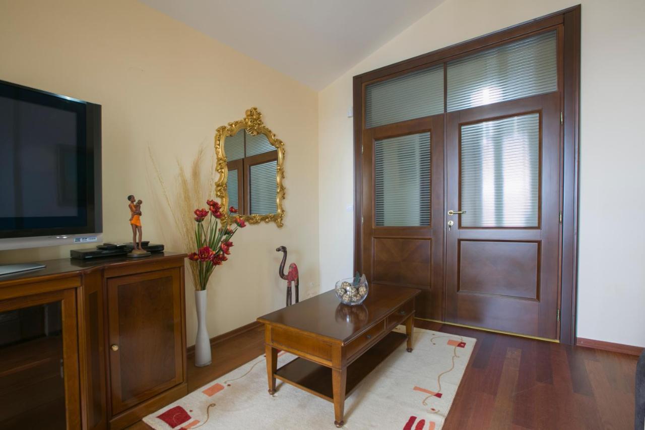Royal Holiday Apartments Sveti Stefan Buitenkant foto