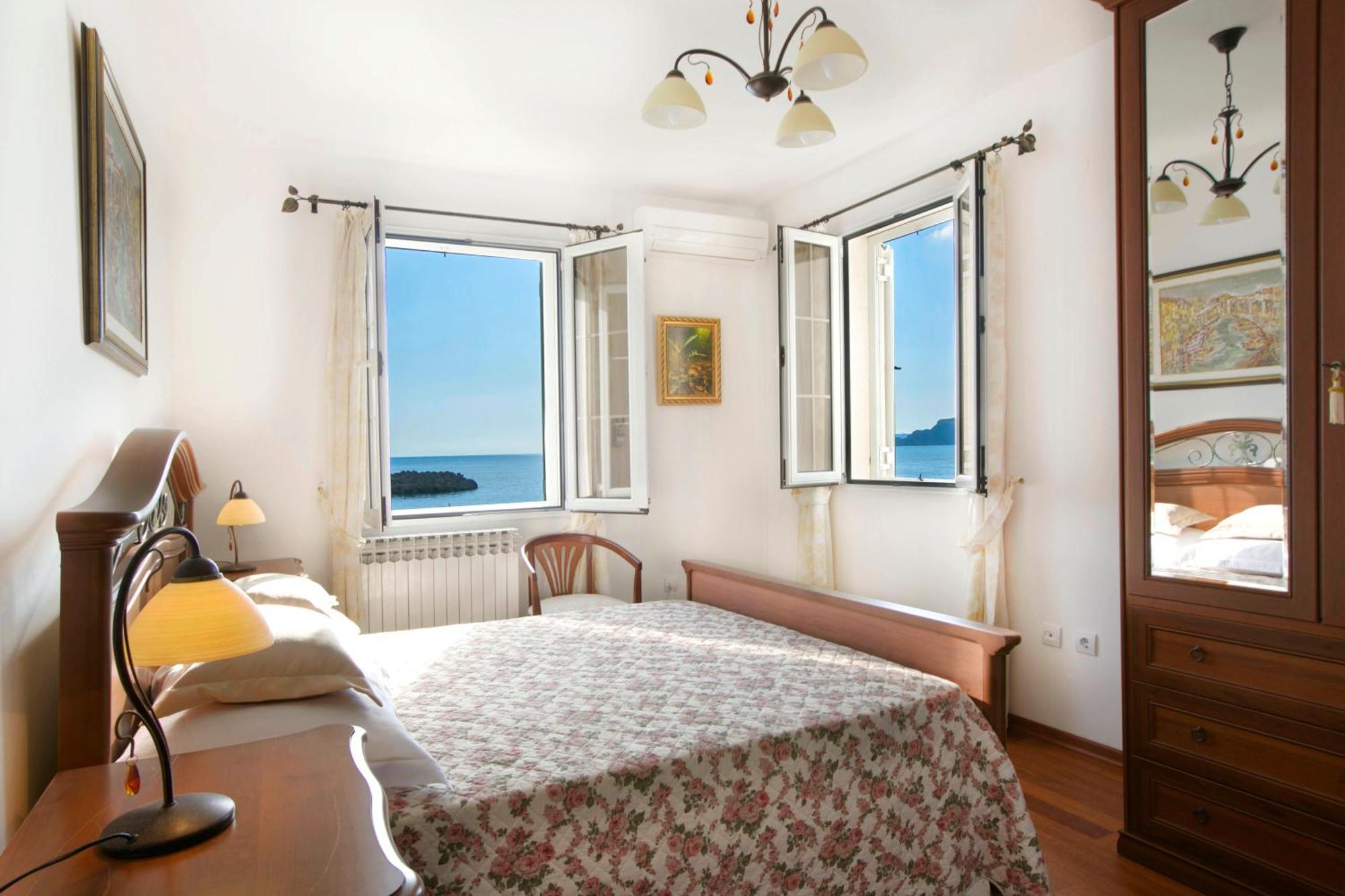 Royal Holiday Apartments Sveti Stefan Buitenkant foto