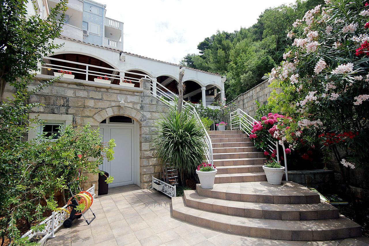 Royal Holiday Apartments Sveti Stefan Buitenkant foto