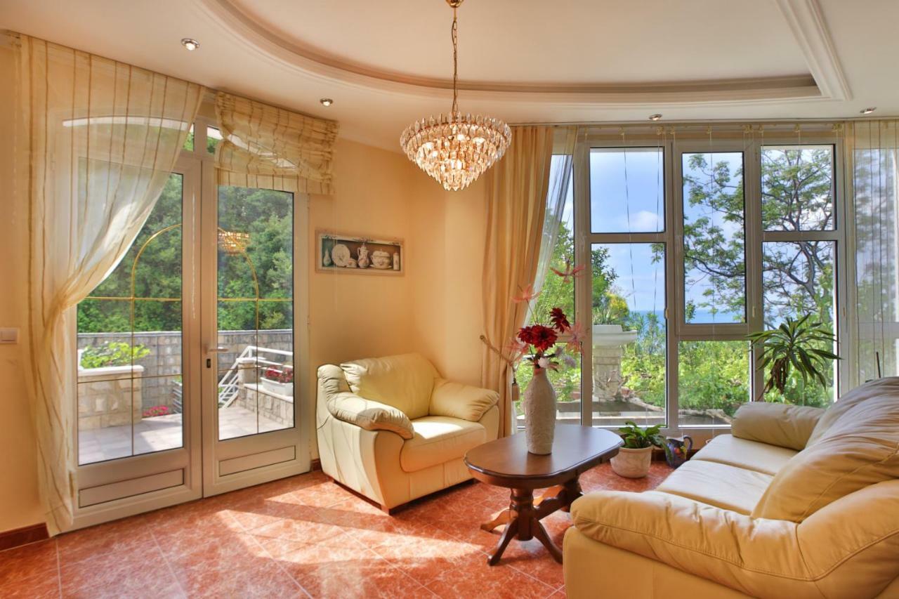 Royal Holiday Apartments Sveti Stefan Buitenkant foto