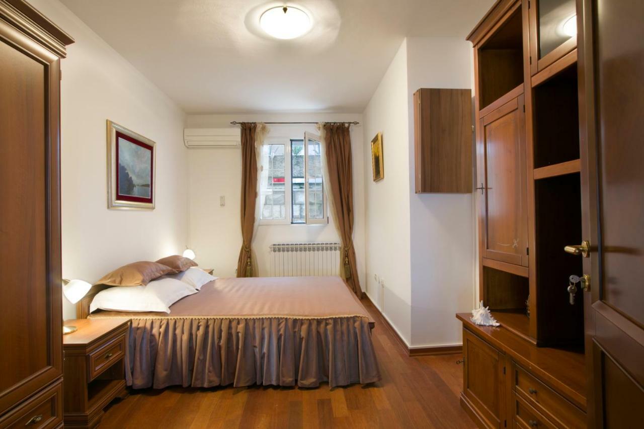 Royal Holiday Apartments Sveti Stefan Buitenkant foto