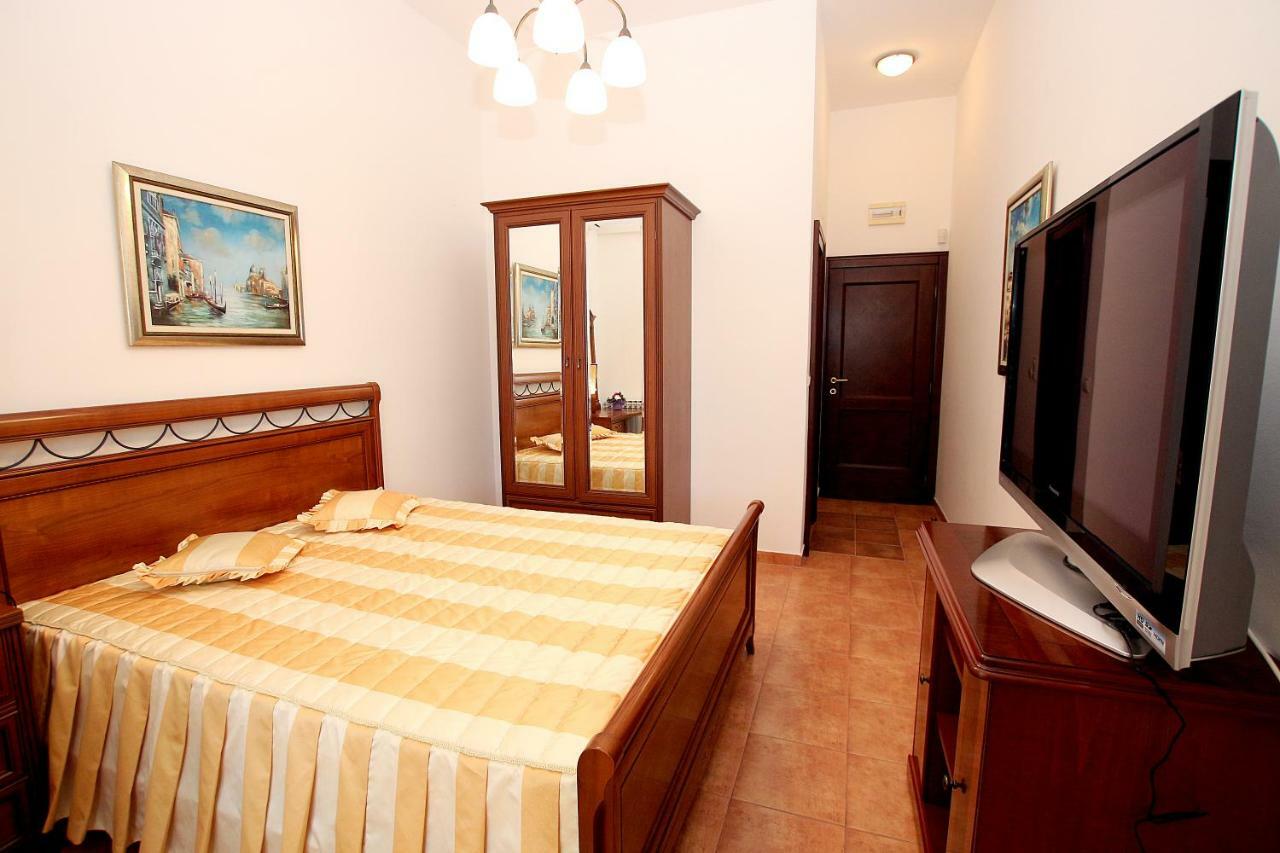 Royal Holiday Apartments Sveti Stefan Buitenkant foto